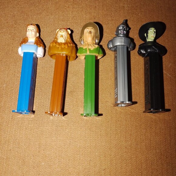 5-Wizard Of Oz PEZ Dispensers -Characters Collectible Vintage Style Dispensers - Picture 3 of 3